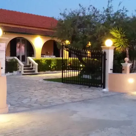 Antonia Beach House Case de vacanță Acharavi (Corfu)