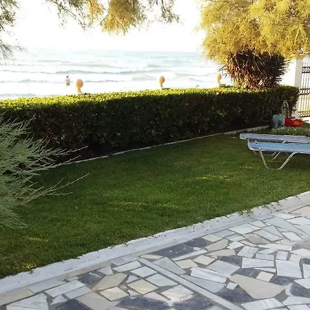 Antonia Beach House *